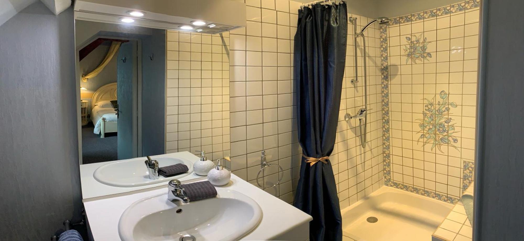 Le Moulin Du Boisset Bed and Breakfast Saint-Denis-lès-Martel Δωμάτιο φωτογραφία