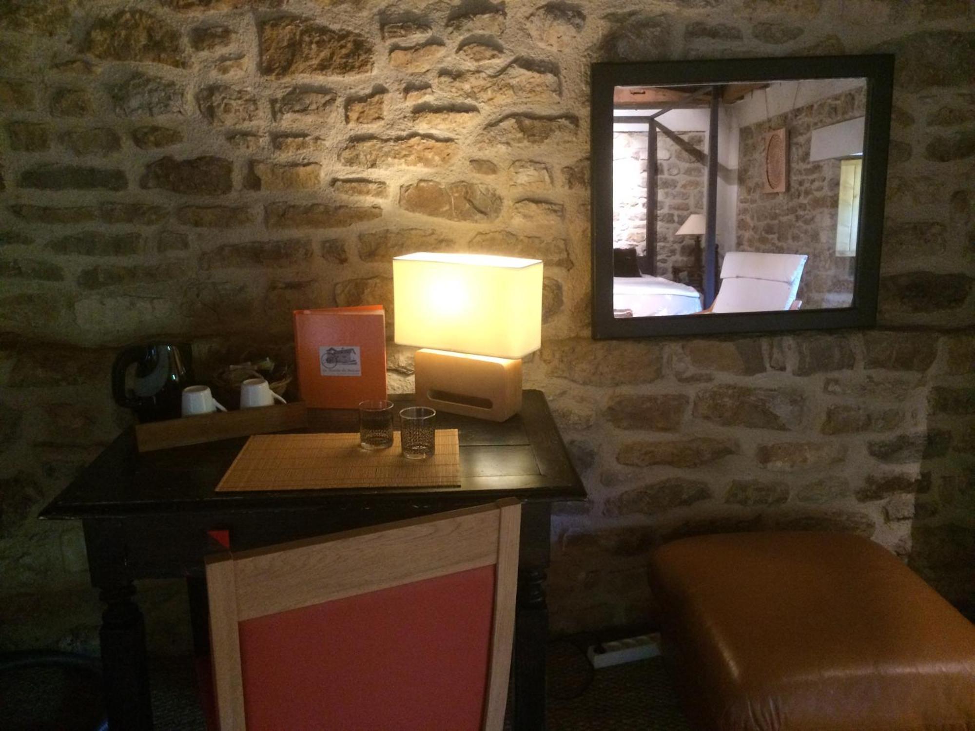 Le Moulin Du Boisset Bed and Breakfast Saint-Denis-lès-Martel Δωμάτιο φωτογραφία